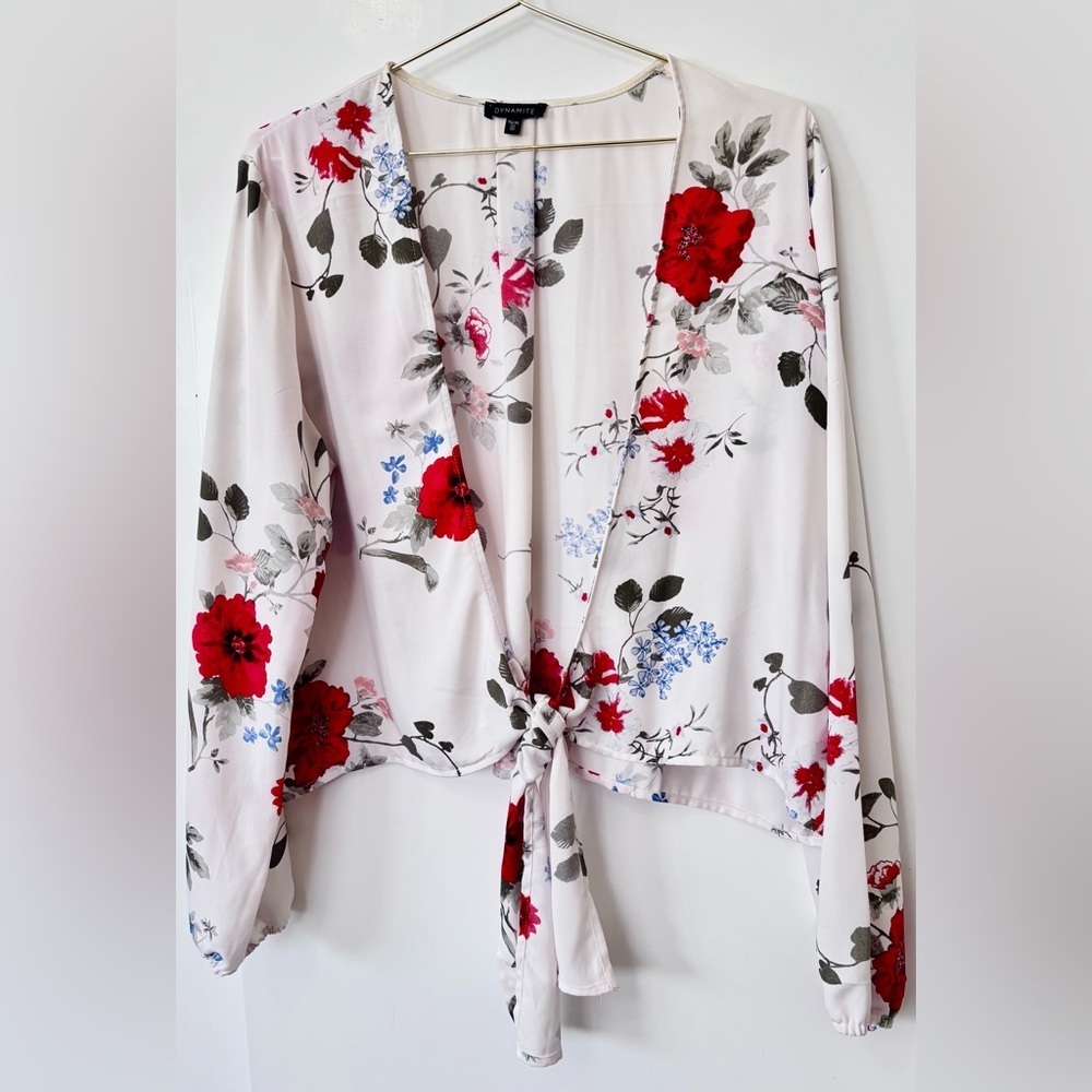 Dynamite| Y2K White Red Blue Silky Floral Print Blouse with Tie-Front Sz XL - Picture 1 of 5